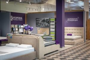 Фирменный магазин «КОРОНА», ул. Калинина 105а, ТЦ «Мега Молл», 4 этаж Фирменный магазин «КОРОНА», ул. Калинина 105а, ТЦ «Мега Молл», 4 этаж